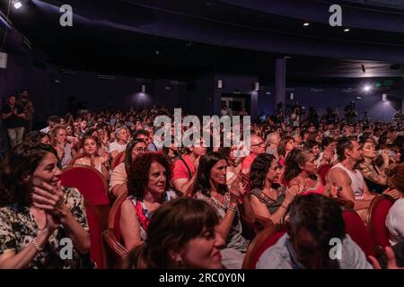 Madrid, Espagne. 11 juillet 2023. Les gens assistent à un événement féministe 'Feminism for Sumar', au Théâtre Pavon de Madrid. (Photo Guillermo Gutierrez/SOPA Images/Sipa USA) crédit : SIPA USA/Alamy Live News Banque D'Images