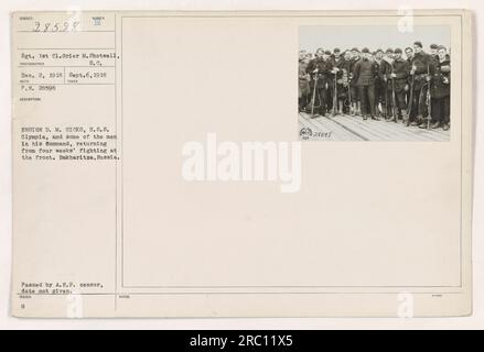 Sergent 1st Cl. Grier M. Shotwell de Caroline du Sud a pris cette photographie (111-SC-28598) le 2 décembre 1918. Il montre l'enseigne D. M. Hicks et certains de ses hommes revenant de quatre semaines de combats au front à Bakharitza, en Russie. La photo a été transmise par le censeur de l'A.E.F. mais la date de l'approbation n'est pas fournie. Banque D'Images