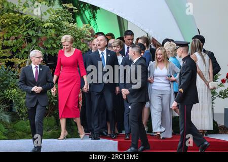 Vilnius, Lituanie. 11 juillet 2023. Les dirigeants du monde entier arrivent pour un dîner social lors du sommet de haut niveau de l’OTAN à Vilnius, en Lituanie, le 11 juillet 2023. Le Président de la Lituanie organise le dîner des dirigeants mondiaux au Palais présidentiel. L'ordre du jour du sommet couvre la candidature de l'Ukraine à l'adhésion à l'organisation, le processus d'adhésion de la Suède, l'augmentation des stocks d'armes et la révision des plans de défense. (Photo Dominika Zarzycka/Sipa USA) crédit : SIPA USA/Alamy Live News Banque D'Images