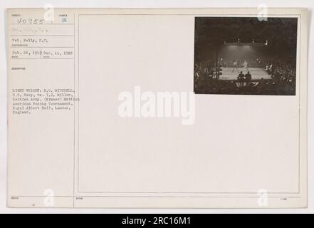 Le soldat Kelly, membre de l'armée américaine, participe à la division poids lourds du British American Boxing Tournament qui se tient au Royal Albert Hall à Londres, en Angleterre. La photographie a été prise par R.C. Mitchell des États-Unis Navy le 11 décembre 1918. Le soldat Kelly est devenu le vainqueur de son match contre I.J. Miller de l'armée britannique. Banque D'Images