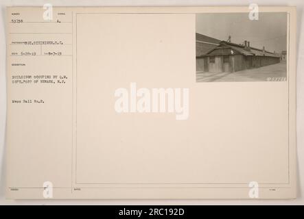 Le mess Hall no 2 dans le port de Newark, New Jersey, était occupé par le quartier-maître (Q.M.) Département pendant la première Guerre mondiale. Cette photographie, numérotée 53738, a été prise par S.C. Steiniger. Elle a été prise le 28 juin 1919 et traitée le 7 mai 1919. Cette image fait partie de la collection des activités militaires américaines pendant la guerre. Banque D'Images