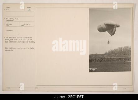Une exposition de guerre au parc Van Cortlandt à New York, visant à aider à la vente des obligations de prêt Victory. La photographie montre un ballon commençant son ascension dans le ciel. Prise par le photographe Lt Lyon le 12 mai 1919. Description émise le 29 avril 1919. Les notes comprennent le numéro 48097. Banque D'Images