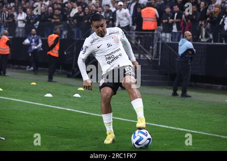 São Paulo, 11 juillet 2023 Matheus Bidu de Corinthiens lors du match contre Universitario-PER pour la première manche des Playoffs de Copa Sudamericana, à Neo Química Arena, dans le quartier d'Itaquera, zone est de São Paulo, ce mardi, le 11e crédit : Brazil photo Press/Alamy Live News Banque D'Images