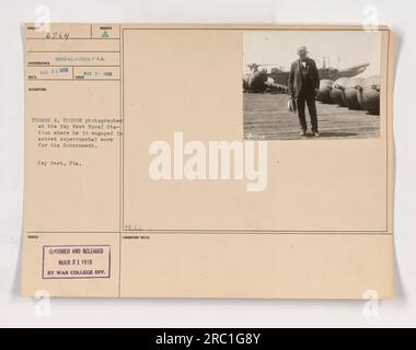 Thomas Edison au travail à la base navale de Key West s'est engagé dans un travail expérimental secret pour le gouvernement. Photo prise le 7 mars 1918. Censuré et publié le 21 mars 1918 par War College Division, PE.Cal Laboratory. Banque D'Images