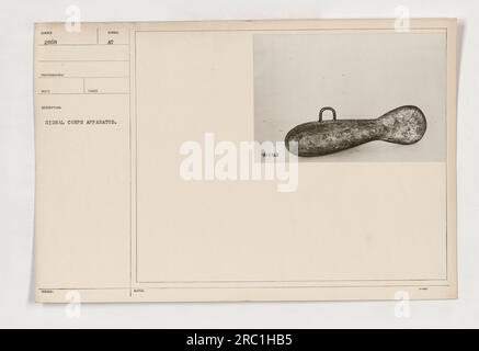Appareil de signal corps utilisé pendant la première Guerre mondiale. Cette photographie, prise par Wurder, montre une description précise de l'équipement. L'image représente un symbole attaché à l'appareil de corps de signal. Les détails de l'image sont encore annotés sous le numéro 2868. Banque D'Images