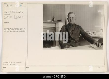 Le soldat Caporal R. H. Ingleston du corps des signaux est photographié à Meurthe et Moselle, en France. La photographie a été prise le 27 décembre 1918 et reçue le 28 octobre 1918. Il a été délivré au colonel C. M. Seaman de l'artillerie du 2e corps d'armée. La photographie a également été approuvée par le censeur de l'A.E.F. Banque D'Images