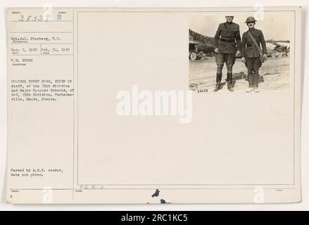 Le colonel Tenny Ross, chef d'état-major de la 79e division, et le major Spencer Roberts du G-2, 79e division, à Vacherauville, Meuse, France. Photographie prise le 31 octobre 1918. Informations et détails de légende vérifiés par A.E.F. Censor. Numéro de l'image : 111-SC-28528. LEL. Sgt. Fineberg était la source de cette photographie. Banque D'Images