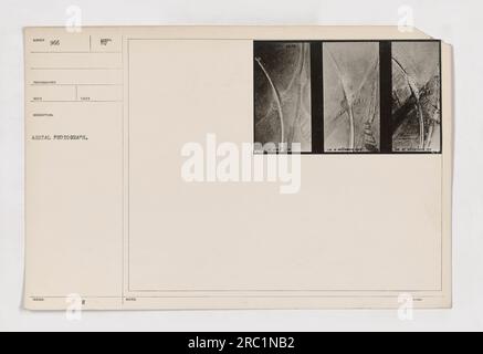 Photographie aérienne d'un lieu non identifié pendant la première Guerre mondiale. Le photographe a capturé la scène d'en haut, montrant diverses activités militaires en cours. Cette image a été désignée sous le numéro SC-966 et a été prise dans le cadre des efforts de reconnaissance. L'année notée dans la légende est 1914. Banque D'Images