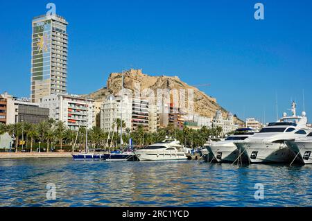 Marina et hôtel de grande hauteur Tryp Gran sol, Alicante, Costa Blanca, Espagne Banque D'Images