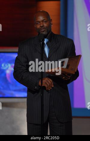 BEVERLY HILLS, CA - NOVEMBRE 29 : Emmitt Smith assiste à la 8e cérémonie annuelle des Family Television Awards au Beverly Hilton Hotel Credit : Ron Wolfson / MediaPunch Banque D'Images