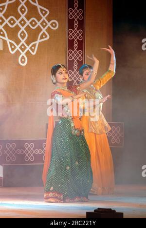 Danse Kathak au festival Natiyanjali au temple de Perur, Tamil Nadu, Inde Banque D'Images