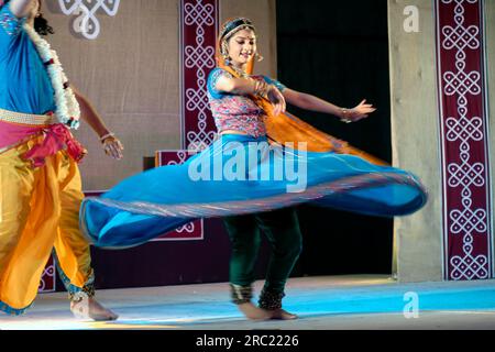 Danse Kathak au festival Natiyanjali au temple de Perur, Tamil Nadu, Inde Banque D'Images