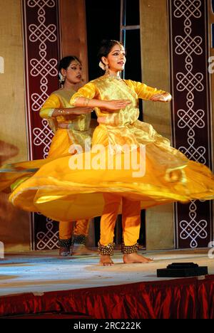 Danse Kathak au festival Natiyanjali au temple de Perur, Tamil Nadu, Inde Banque D'Images