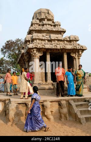 Arjuna Ratha de cinq Rathas, architecture monolithique taillée dans la roche datant de la fin du 7e siècle à Mahabalipuram Mamallapuram près de Chennai, Tamoul Banque D'Images