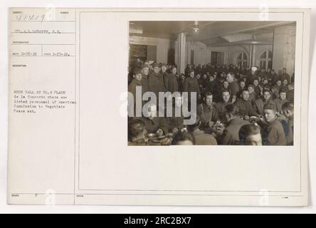 CPL.A.L.LUBATTY, S.C. photographie montrant le mess au no 4, place de la Concorde, où le personnel enrôlé de la Commission américaine de négociation de la paix prend ses repas. La photo a été prise le 27 janvier 1919 et reçue le 26 février 1919. Banque D'Images