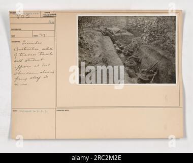 Image montrant des soldats construisant une section de tranchée dans les camps de Surmeining de fort Sheridan aux États-Unis On peut voir des officiers étudiants aider à la construction, avec le tir de moutons étant utilisé dans le cadre de l'exercice de formation. Photographie identifiée comme 111-SC-802, avec des notes de laboratoire indiquant qu'elle a été communiquée au C.P.I. Banque D'Images