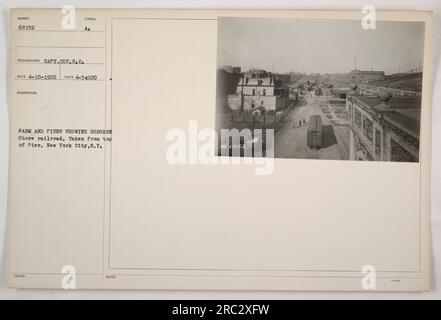 Vue aérienne de Hoboken, New Jersey, montrant une combinaison de terres agricoles et de jetées pour le chemin de fer Hoboken Shore. La photographie a été prise du haut d'une jetée. Cette image a été prise par le capitaine Cox On Banque D'Images