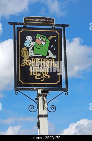 Petrol Head pub @teamWoodlands , Northamptonshire, Angleterre, Royaume-Uni, NN12 8TN Banque D'Images