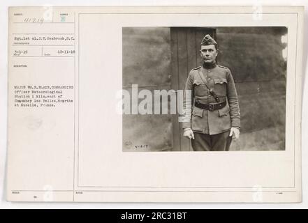 Sgt. 1st Sgt. J. T. Seabrook de Caroline du Sud. Photographie prise le 12-11-18. Major Wm. R. Blair, le commandant de la Station météorologique à 1 kilomètres à l'est de Compombey les belles, Meurthe et Moselle, France, est vu dans l'image. Notes : 41219 WWWXX. Banque D'Images