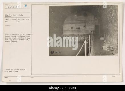 Entrée bloquée à St. Tunnel du canal Quentin montrant des emplacements de mitrailleuses. Prise par le lieutenant E.0. Harrs, S.C., le 15 octobre 1918, à Bellicourt, Aisne, France. Cette photographie a été prise à Hdqrs. 2nd Army corps pendant la première Guerre mondiale Il a été approuvé par le censeur de l'A.E.F. Banque D'Images