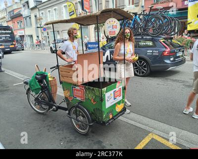 Tarbes, France-6 juillet 2023 : la sixième étape du Tour de France part de Tarbes. De nombreux cyclistes ont assisté aux événements qui ont eu lieu quelques heures avant la course. Banque D'Images