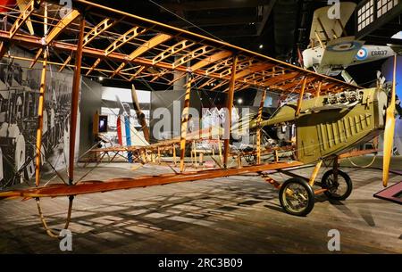 Curtiss JN-4D Jenny reproduction Army avion avec structure exposée au Museum of Flight Seattle Washington State USA Banque D'Images