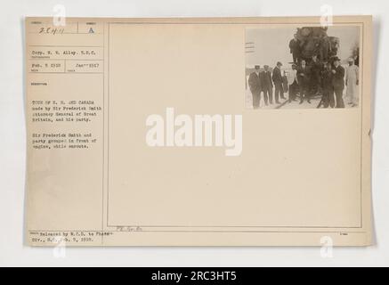 Sir Frederick Smith, procureur général de la Grande-Bretagne, et son parti posent devant un moteur lors d'une tournée aux États-Unis et au Canada. La photographie a été prise en janvier 1917 et diffusée par la Division des photos de la S.C. le 5 février 1918. Banque D'Images