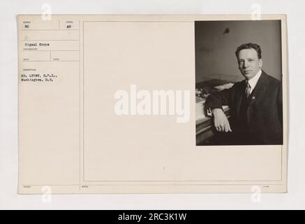 Un soldat du signal corps de l'armée américaine photographié pendant la première Guerre mondiale. La photo a été prise par M. Lyons du Comité de l'information à Washington Le soldat est identifié comme Munger 80 par les étiquettes de description du photographe. Banque D'Images