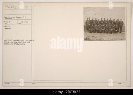 Instructeurs assistants à l'École de signalisation du 2e corps à Châtillon sur Seine, Côte d'Or, France. La photographie a été prise par le sergent Bernard Levey, S.C. le 12-10-18. Banque D'Images