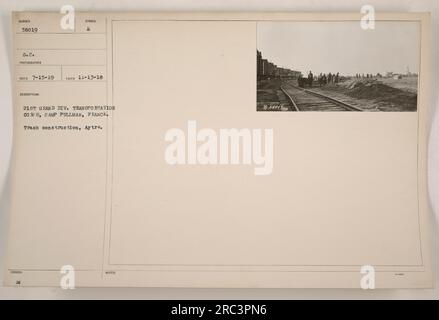 Construction de voies à Aytre en France, réalisée par le corps de transport de la 21e Grande Division stationné au Camp Pullman. La photographie a été prise le 15 juillet 1919 par un photographe SC. La description a été émise le 13 novembre 1918 sous le symbole B. les notes d'accompagnement ne sont pas précisées. Banque D'Images