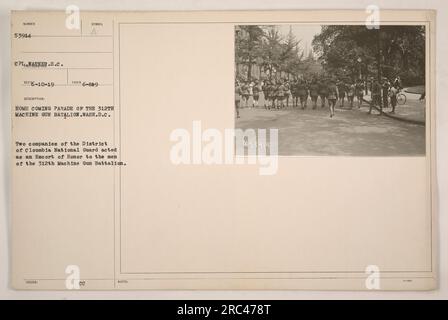 Défilé de retour du 312th machine Gun Battalion à Washington D.C. La Garde nationale du district de Columbia sert d'escorte d'honneur. Photographie prise le 10 octobre 1919. Banque D'Images