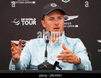 North Berwick, East Lothian, Écosse, Royaume-Uni. 12 juillet 2023. Jordan Spieth donne une interview de conférence de presse au Genesis Scottish Open au Renaissance Club à North Berwick. Iain Masterton/Alamy Live News Banque D'Images