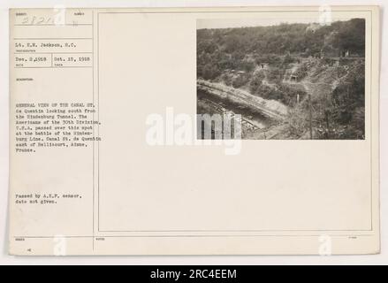 'Une vue générale du Canal Saint-de-Quentin, en regardant vers le sud depuis le tunnel Hindenburg. Cet endroit a été dépassé par la 30e division, États-Unis lors de la bataille de la ligne Hindenburg. Situé à l'est de Bellicourt, Aisne, France. Photo prise le 15 octobre 1918 par le lieutenant E.N. Jackson. [Identificateur : 111-SC-28216]' Banque D'Images