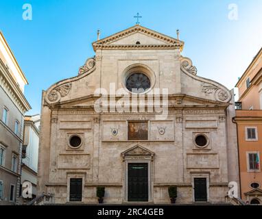 Rome, Latium, Italie, la façade de la Basilique de Saint Augustin in Campo Marzio(italien : Basilica di Sant'Agostino in Campo Marzio). Banque D'Images