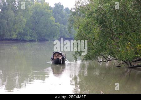 Bateau de pêche de sundarban.cette photo a été prise du parc national des sundarbans, Bangladesh. Banque D'Images