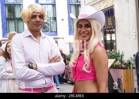 Les fans arrivent pour la première européenne de Barbie au Cineworld Leicester Square à Londres. Date de la photo : mercredi 12 juillet 2023. Banque D'Images