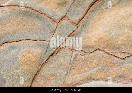 Gros plan des motifs dans le grès altéré à la plage dans le parc national olympique sur la côte de Washington Banque D'Images