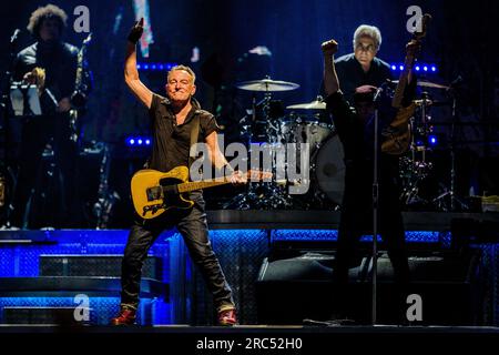 Copenhague, Danemark. 11 juillet 2023. Le chanteur, auteur-compositeur et musicien américain Bruce Springsteen donne un concert avec le E Street Band au Parken à Copenhague. Crédit : Gonzales photo/Alamy Live News Banque D'Images