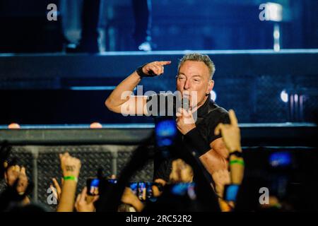 Copenhague, Danemark. 11 juillet 2023. Le chanteur, auteur-compositeur et musicien américain Bruce Springsteen donne un concert avec le E Street Band au Parken à Copenhague. Crédit : Gonzales photo/Alamy Live News Banque D'Images