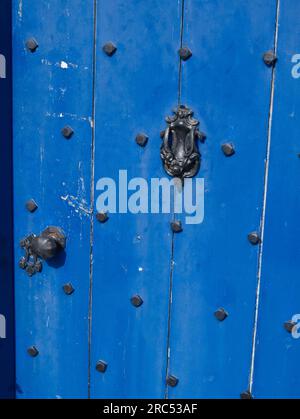 Porte traditionnelle en bois sur le château de Fordyce, Aberdeenshire Banque D'Images