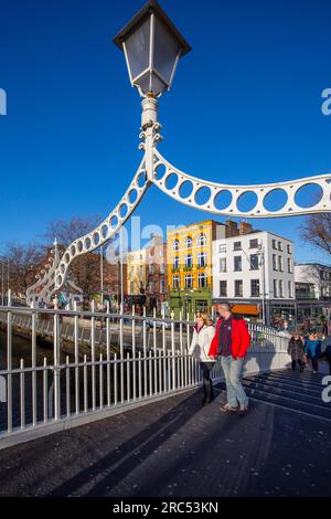 Dublin, Irlande. Le pont Liffey (pont Ha'Penny) Banque D'Images