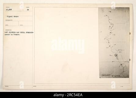 Cette photographie, numérotée 43 908 et prise par le photographe Reco de signal corps, montre une carte représentant les bombardements d'obus de gaz en France pendant la première Guerre mondiale. La carte a été publiée comme une représentation symbolique des activités militaires. Banque D'Images