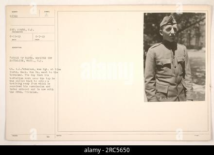 Défilé du 312th machine Gun Battalion à Washington, DC Lieutenant A.L. Peterson, qui était sergent au moment où le bataillon est allé dans les tranchées, est rappelé pour entrer dans un camp d'entraînement. Il reçoit sa commission et rejoint plus tard la 28e division. Photographie prise par le sergent Combs le 19 juin 1919. RECO Description symbole A, 6-7-19 prises émises. Note : 3056760. Banque D'Images