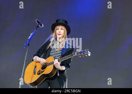 Trencin, Slovaquie. 07 juillet 2023. Suzanne Vega, chanteuse et compositrice américaine, se produit en direct sur scène lors du Festival Pohoda 2023 à l’aéroport Trencin. Le festival de Pohoda est le plus grand festival de musique en plein air en Slovaquie. (Photo Tomas Tkacik/SOPA Images/Sipa USA) crédit : SIPA USA/Alamy Live News Banque D'Images