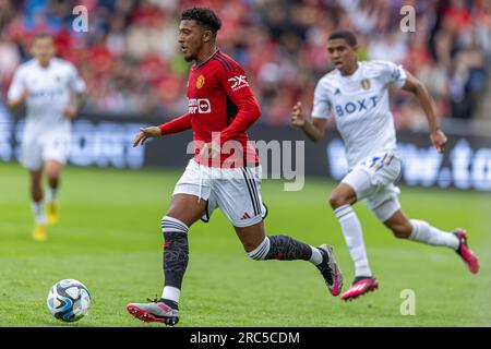 Oslo, Norvège 12 juillet 2023 Jadon Sancho de Manchester United contrôle le ballon lors du match amical de pré-saison entre Manchester United et Leeds United qui s'est tenu au stade Ullevaal d'Oslo, Norvège crédit : Nigel Waldron/Alamy Live News Banque D'Images