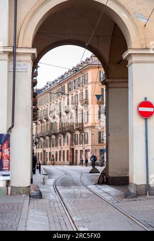 Turin, Italie - 27 mars 2022 : Piazza Vittorio Veneto, également connue sous le nom de Piazza Vittorio, est une place de la ville de Turin, en Italie, qui tire son nom de l' Banque D'Images