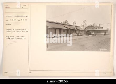 Soldats américains profitant d'un temps d'arrêt au Camp Alexander près de Newport News, Virginie pendant la première Guerre mondiale. Le siège du camp et la maison d'hôtesse sont visibles en arrière-plan. Cette photographie a été prise le 21 juillet 1919 par le sergent Newberg du S.C. Proto Grapher.' Banque D'Images