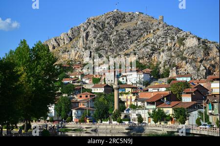 Turhal est une ville située dans le nord de la Turquie. Il est célèbre pour ses vieilles maisons, mosquées et château. Banque D'Images