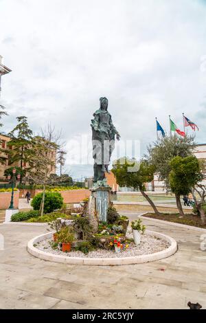 Statue en bronze de la Vierge Marie, Immaculée Vierge à Venise, Italie. Banque D'Images