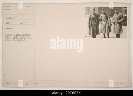 Des officiers du 11th Engineers posant pour une photo. De gauche à droite : le lieutenant Russell Knappen, le lieutenant W.F. Burt, et Lt. L.V. Peterson, tous de la Compagnie C. Date de la photographie : 26 avril 1919. Photographe : Lt. Iyon, S.C. Description publiée : 23 avril 1919. Numéro attribué : 47599. Remarques : moi.' Banque D'Images